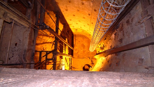 Blick in einen ausgeleuchteten Schacht. (Foto: Bundesamt für Strahlenschutz)