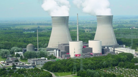Kernkraftwerk Gundremmingen von außen.