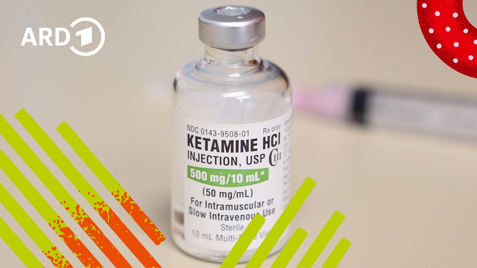 Eine Injektionsflasche mit Ketamin. (Foto: picture alliance/AP Photo | Teresa Crawford/Bildmontage:BR)