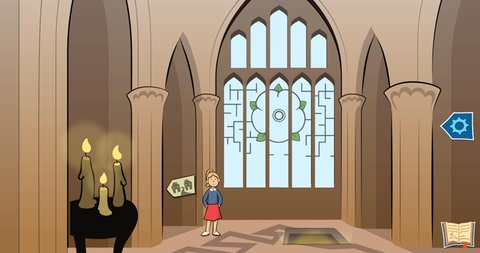 Ein Mädchen steht in einem hellen Gemäuer vor einem großen Fenster zusätzlich gibt es einige Kerzen.