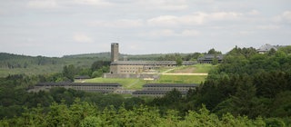 Blick auf die ehemalige NS-Ordensburg Vogelsang