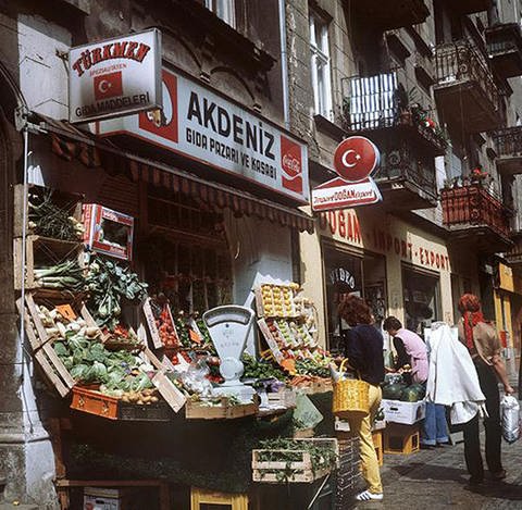 Türkische Lebensmittelgeschäft in den 1980er Jahren (Foto: dpa)