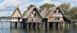 Nachbildung einer Siedlung in der Steinzeit