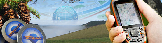 Montage: Planet Schule Geocoin, Karte und stilisierter Globus, Hand mit GPS-Gerät. (Quelle: SWR, Peter Bernstein)