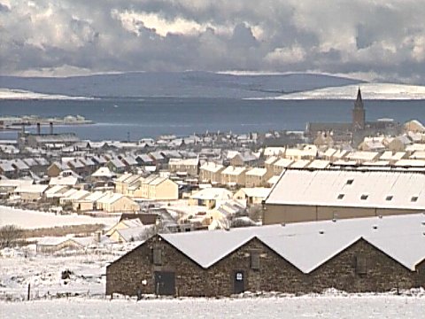 Stadtbild im Winter [Klick auf das Bild, schließt das Fenster]