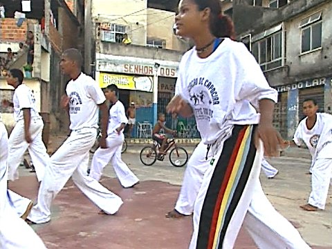 Eine Gruppe von Schülern beim Training [Klick auf das Bild, schließt das Fenster]