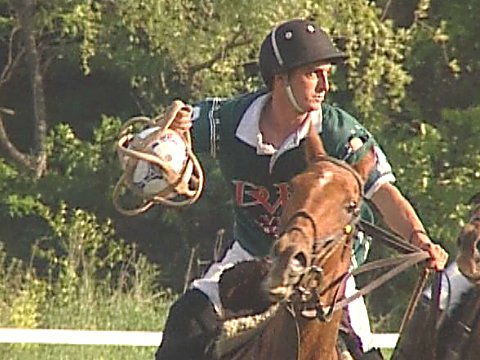 Ein El Pato Spieler auf seinem Pferd [Klick auf das Bild, schließt das Fenster]