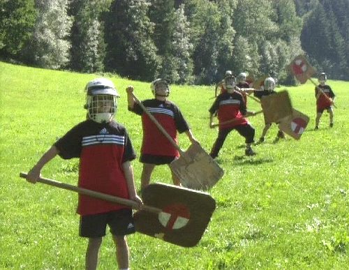 Eine Mannschaft in Abwehrstellung [Klick auf das Bild, schließt das Fenster]