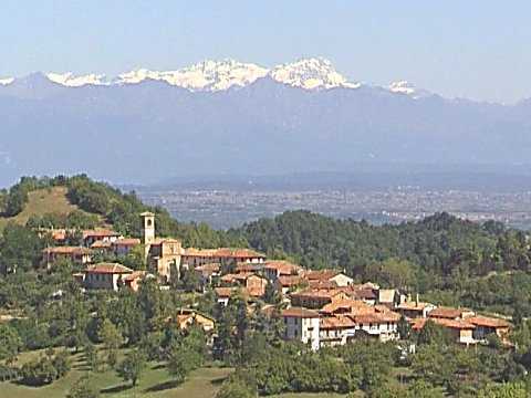 Ein Dorf auf einem Berg [Klick auf das Bild, schließt das Fenster]