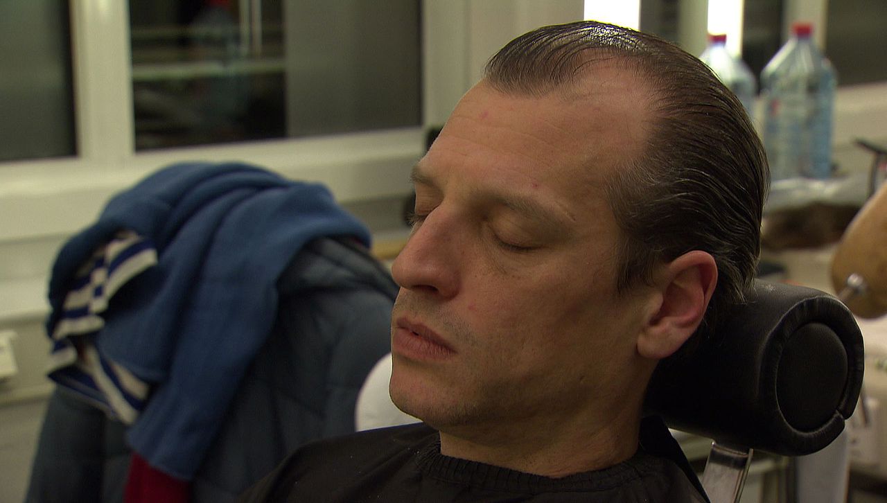 Der Schauspieler Max Ruhbaum ohne Affenmaske