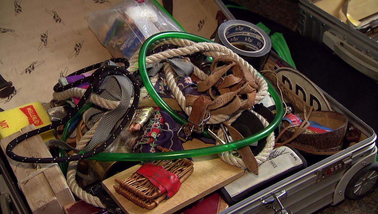 Alltagsgegenstände, die Geräuschemacher benutzen