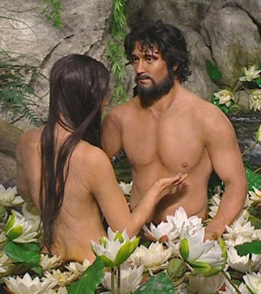 Figuren, die Adam und Eva darstellen in einer Ausstellung des Creation Museum in Kentucky, USA. (Foto: SWR - Screenshot aus der Sendung)