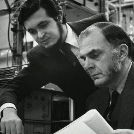 Mario Molina und Sherwood Rowland im Labor. (Foto: SWR – Screenshot aus der Sendung)