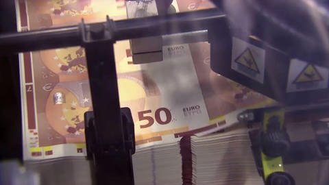 Geldscheine werden gedruckt (Foto: SWR - Screenshot aus der Sendung)