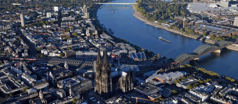 Luftaufnahme des Kölner Doms (Foto: WDR, dpa/Henning Kaiser)