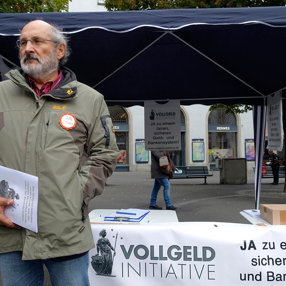 Infostand der Vollgeld-Initiative.