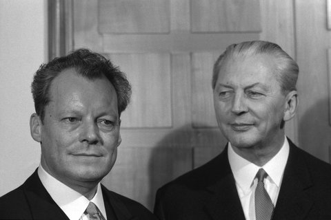 Schwarz-weiß-Foto: Willy Brandt und Kurt Georg Kiesinger