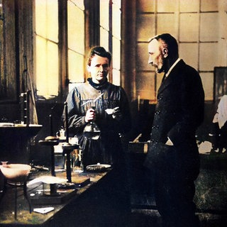 Pierre Curie (1859-1906) und Marie Curie (1867-1934), die das Element Radium entdeckt haben. Wie erforschten sie die Radioaktivität?