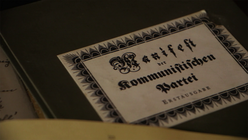Bucheinband mit der Aufschrift „Das Manifest“ (Quelle: SWR - Screenshot aus der Sendung)