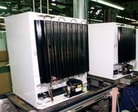 Die Aufnahme zeigt die K�hlrippen von zwei K�hlschr�nken.