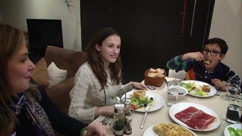 Ein spanisches Abendessen (Foto: WDR)