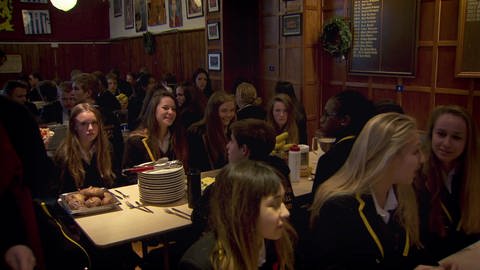 Strict rules at lunchtime (Foto: WDR)