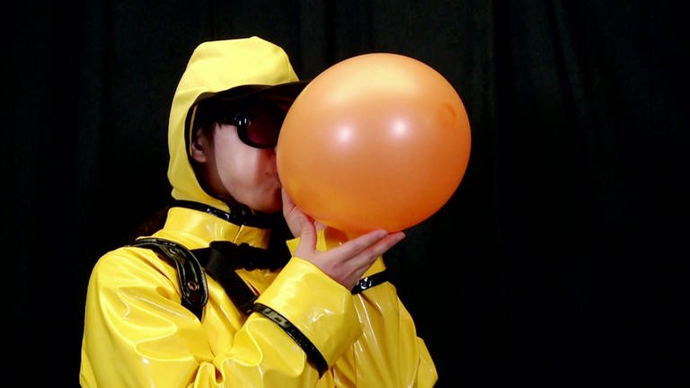 Das Luftballon-Fahrzeug · Achtung! Experiment (Foto: SWR / WDR)