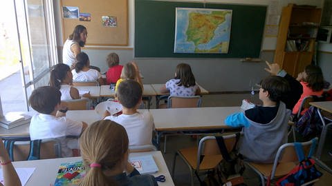 Kinder ein einer Schulklasse. (Foto: WDR - Screenshot aus der Sendung)
