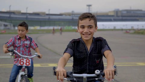 Radfahren auf dem Tempelhofer Feld (Foto: SWR)