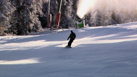 Kein Skifahren ohne Kunstschnee (Foto: SWR)