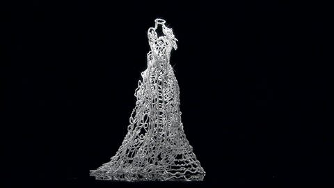 Ein Hochzeitskleid aus Draht und Salz. (Foto: SWR - Screenshot aus der Sendung)