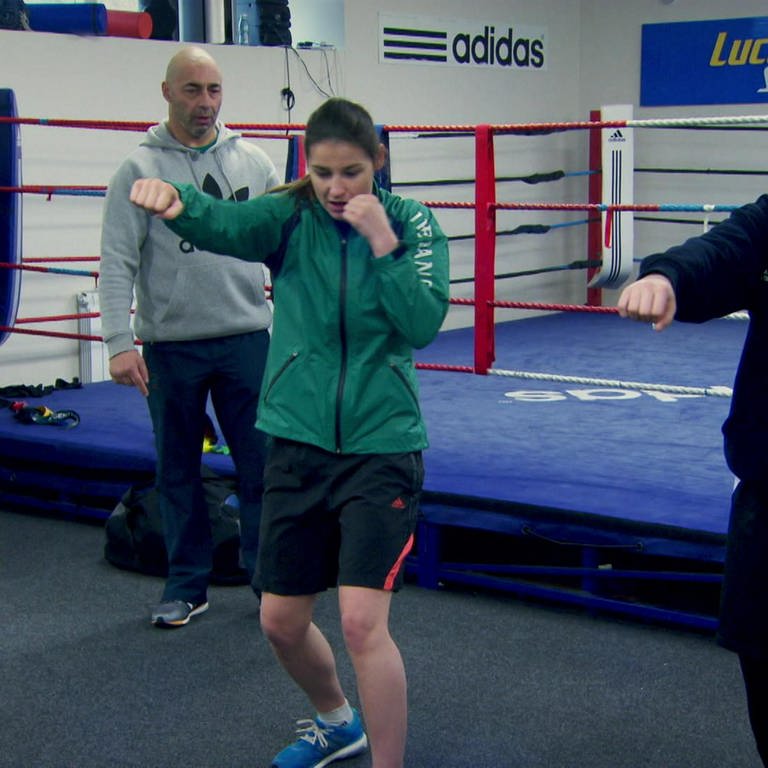 With Katie Taylor and Lily · My Hero (Foto: WDR)
