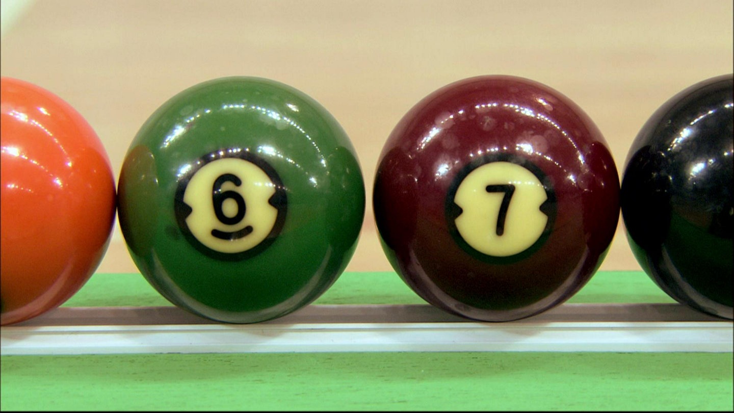 BillardExperiment Wie viele Kugeln bewegt ein Stoß? Film