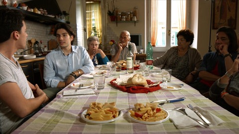 La famiglia · Dai, domanda!