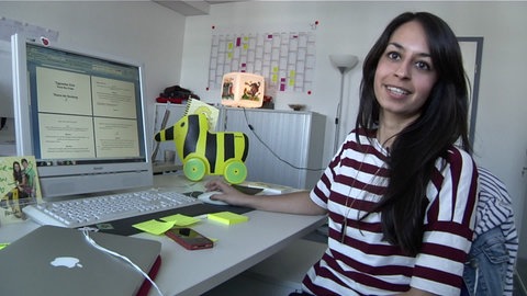 Was macht eine TV-Moderatorin? · Frage trifft Antwort