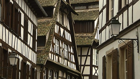 Ruelles, ghettos, chantiers · La ville au bas Moyen Âge