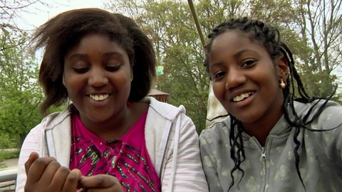 Akwaaba heißt Hallo und Willkommen · Zu Hause in Deutschland