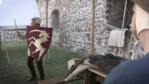 Wie wurde man Ritter? · Das Mittelalter-Experiment