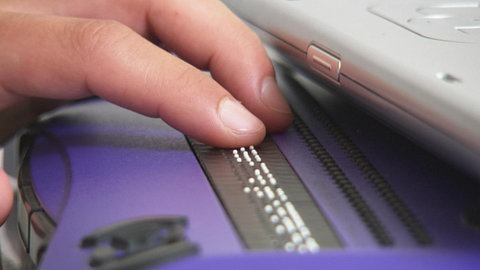 Wie kann man mit den Fingern lesen? · Frage trifft Antwort