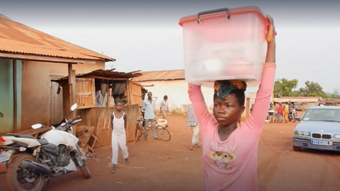 Alphonsine aus der Elfenbeinküste · Kleine Helden