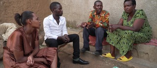 Opfer und Täter des Völkermordes sprechen über ihre Geschichte