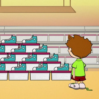 Der kleine Philosoph Knietzsche steht vor einem Ladenregal voller Schuhe im Angebot.