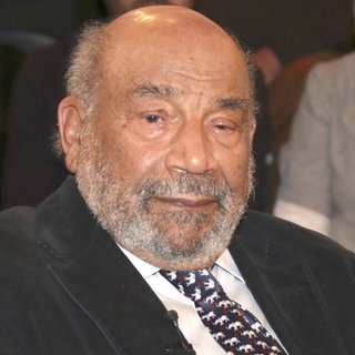 Theodor Wonja Michael überlebt als Schwarzer die NS-Zeit, weil er in Filmen über die Kolonialzeit mitspielt.