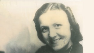 Ein Porträt der jungen Trude Nohr in schwarz-weiß. Während des Nationalsozialismus kommt sie in Konzentrationslager und wird 1945 von britischen Soldaten befreit.