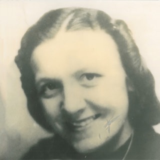 Ein Porträt der jungen Trude Nohr in schwarz-weiß. Während des Nationalsozialismus kommt sie in Konzentrationslager und wird 1945 von britischen Soldaten befreit.