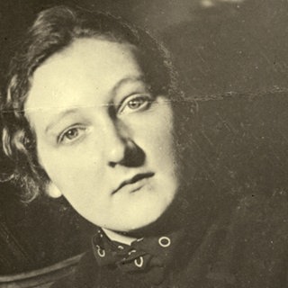 Historisches Bild der Widerstandskämpferin Cato Bontjes van Beek. Sie wird von den Nazis erwischt und zum Tode verurteilt.