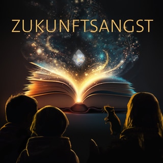 Drei Kinder und eine Ratte sitzen vor einem leuchtenden Buch – darüber das Wort „Zukunftsangst“: In dieser Folge des Podcast geht es um den Klimawandel