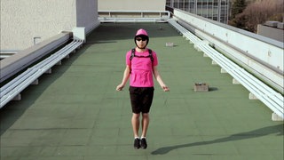 Schwingen bis der Strom fließt · Achtung! Experiment