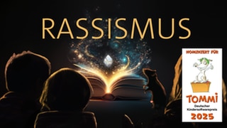 Drei Kinder und eine Ratte sitzen vor einem leuchtenden Buch – darüber das Wort „Rassismus“