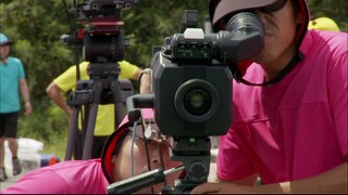 Mehrere Kameramänner filmen.